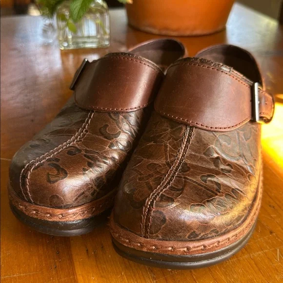 Klogs Austin brown tooled leather western professional comfort clog/shoe.Sz 7.5 - Picture 5 of 15